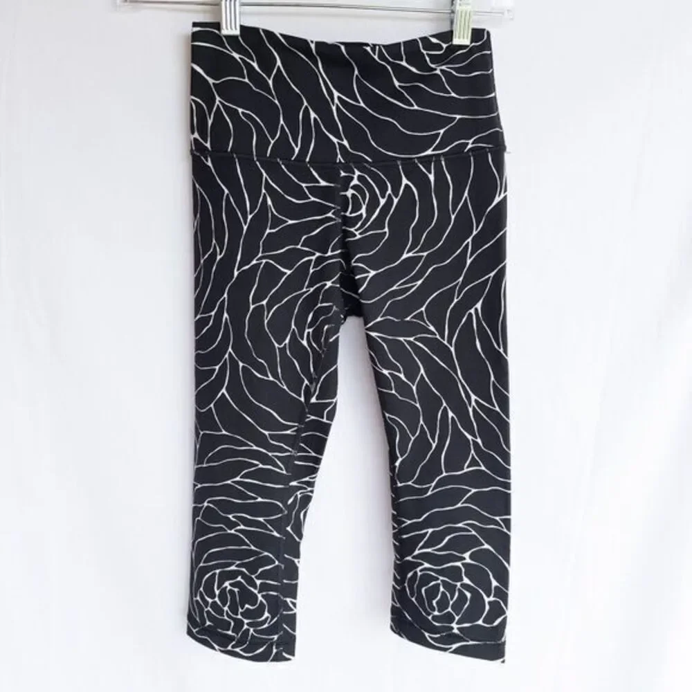 Lululemon Wunder Under Hi Rise 1/2 Tight Womens 4 Rose Alpine White Black W6AGFS
